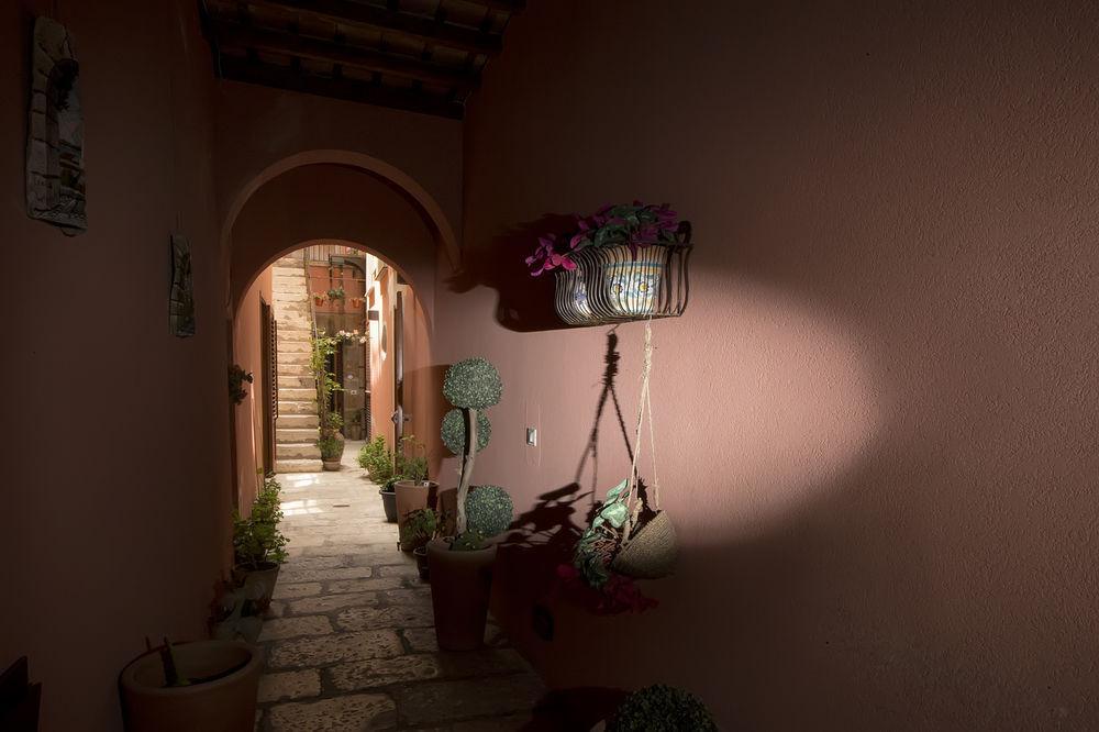 Ferienwohnung Il Cortile Fiorito Trapani Exterior foto